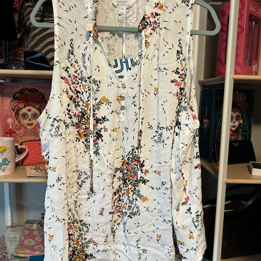 Market & Spruce Cream Sleeveless Blouse